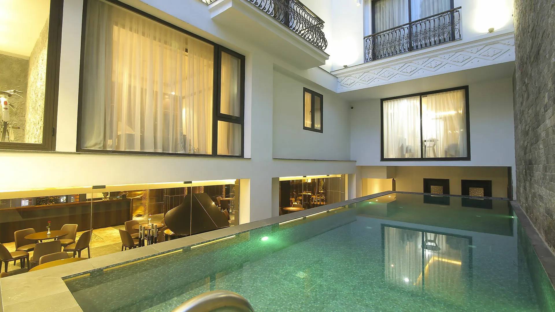 Palazzo Luxury Hotel Da Nang 4*,  Vietnam